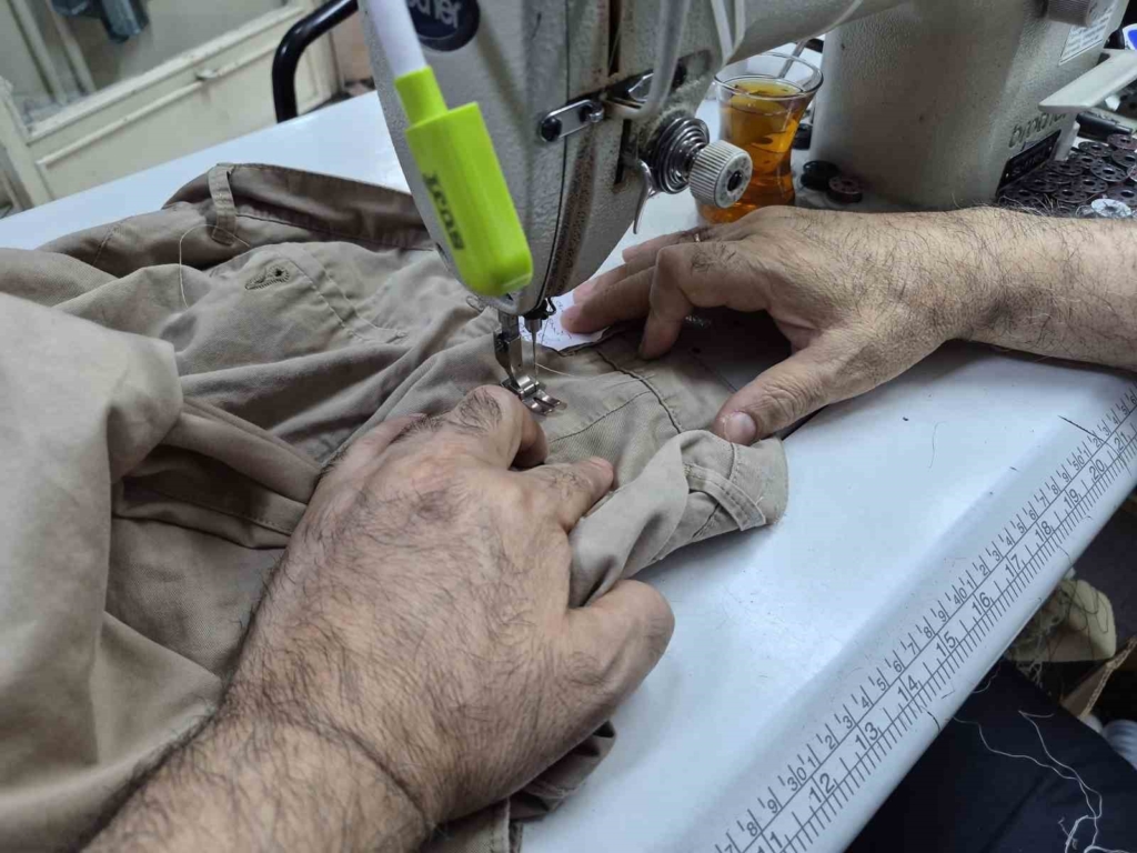 Yılların terzisi kıyafet dikimi yapmayı bırakıp sadece tadilat yapmaya başladı