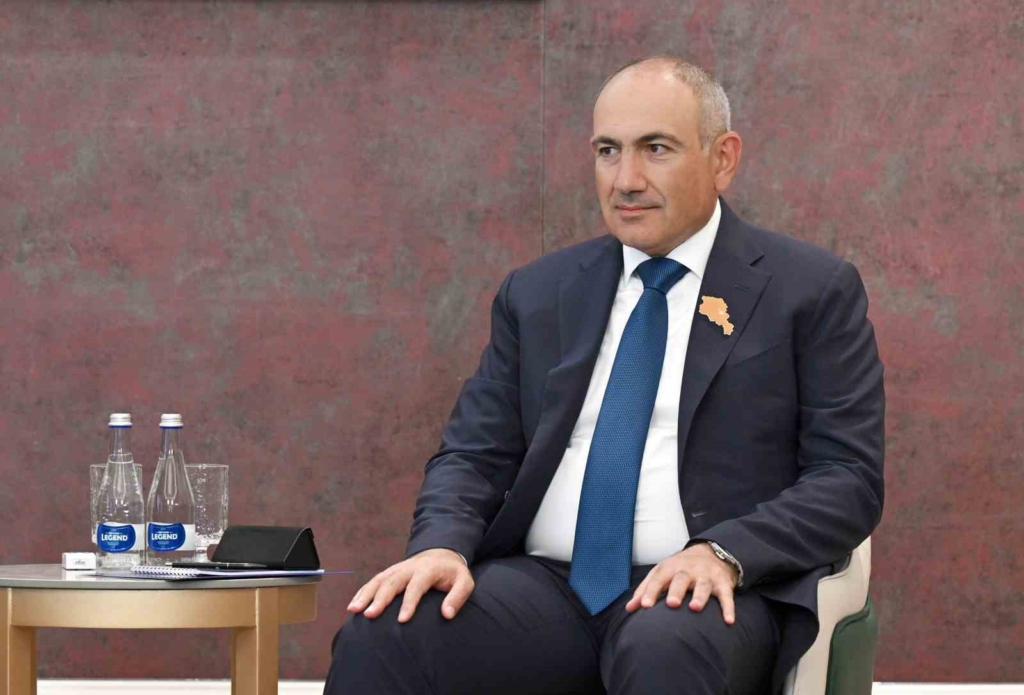 Azerbaycan Cumhurbaşkanı Aliyev, Ermenistan Başbakanı Paşinyan ile Bişkek’de görüştü