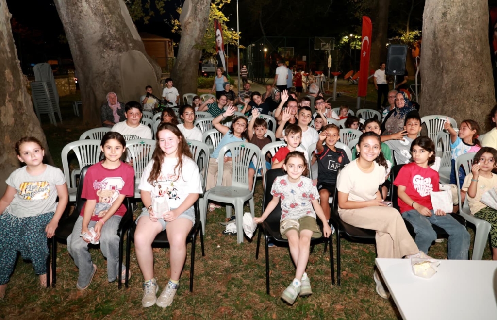 Osmangazi’de yazlık sinema çocukları buluşturdu