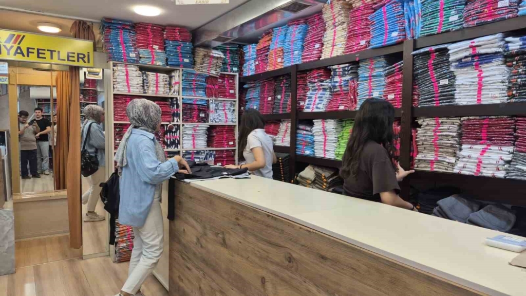 Okul kıyafetlerinde yeni dönem
