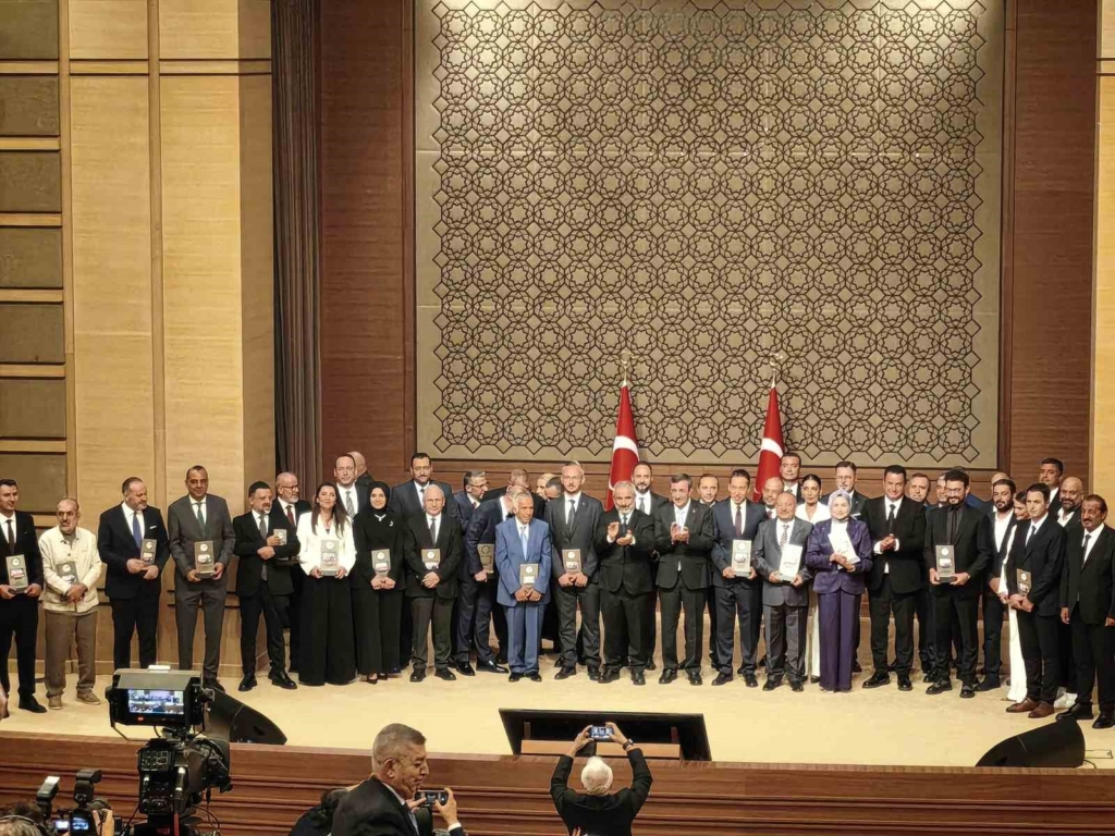 Cumhurbaşkanı Yardımcısı Yılmaz: "İsimlerimiz farklı olabilir ama hepimizin soyadı Türkiye Cumhuriyeti’dir"
