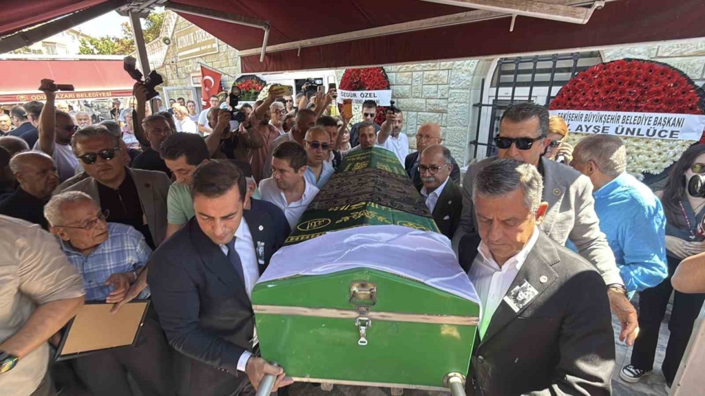 Güzin Büyükerşen son yolculuğuna uğurlandı