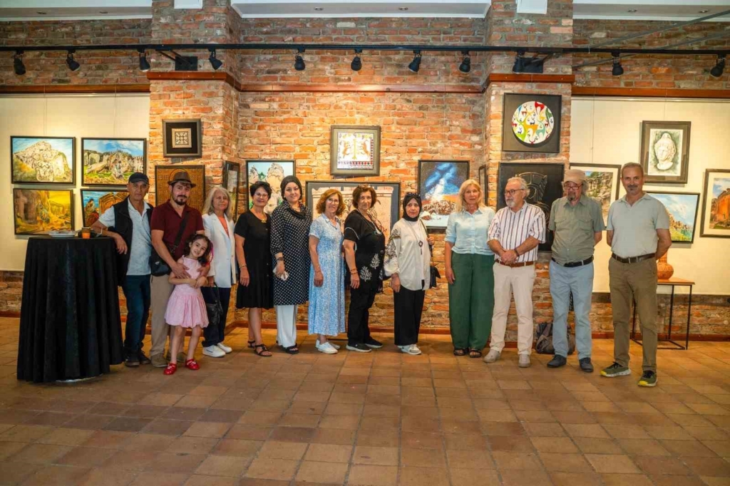 Eskişehir’deki Frig Sergisine 6 yaşındaki minik ressam damga vurdu