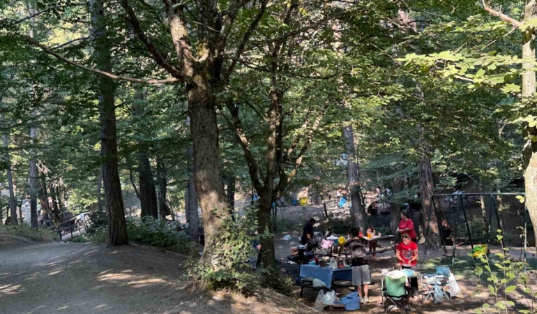 Beşikderesi Şelalesi’nde hafta sonu doğasever yoğunluğu