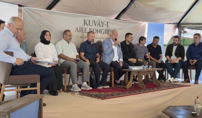 Kütahya’da aile kurumunun geleceği “Kuvây-ı Aile Kongresi”nde ele alındı