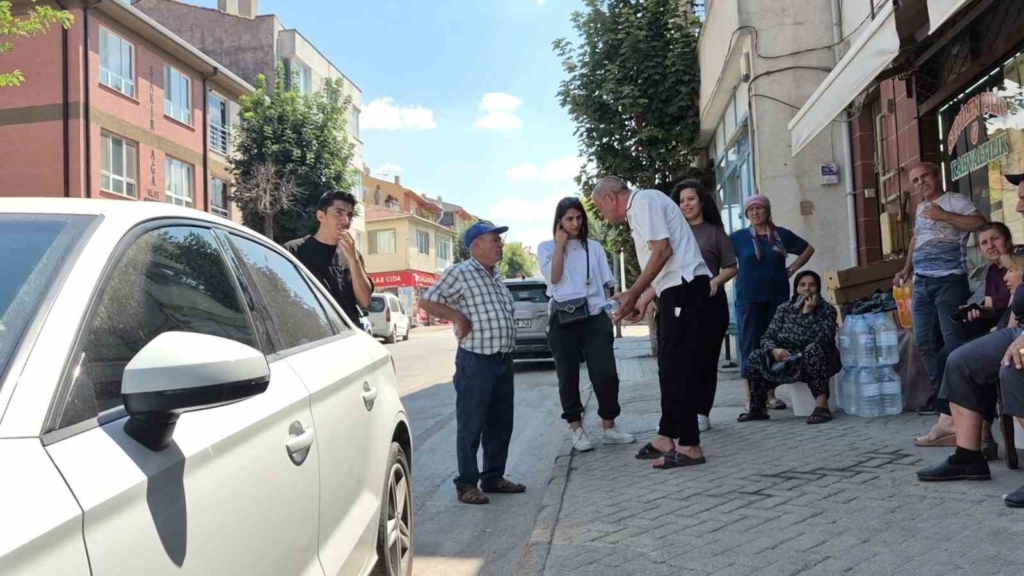 Açık unutulan ocak mahalleliyi sokağa döktü