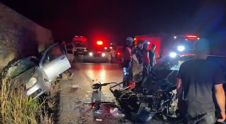 Bursa’da iki otomobil kafa kafaya çarpıştı: 5 yaralı, 2 ölü
