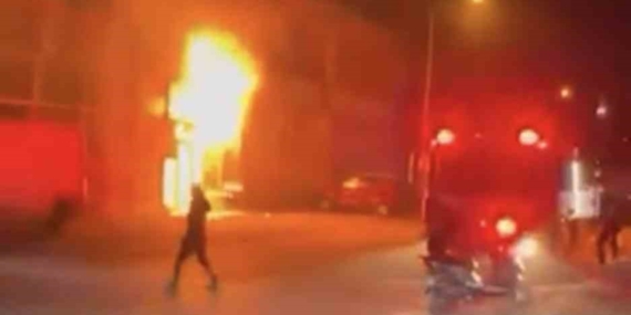 Bursa’da iş yeri alev alev yandı