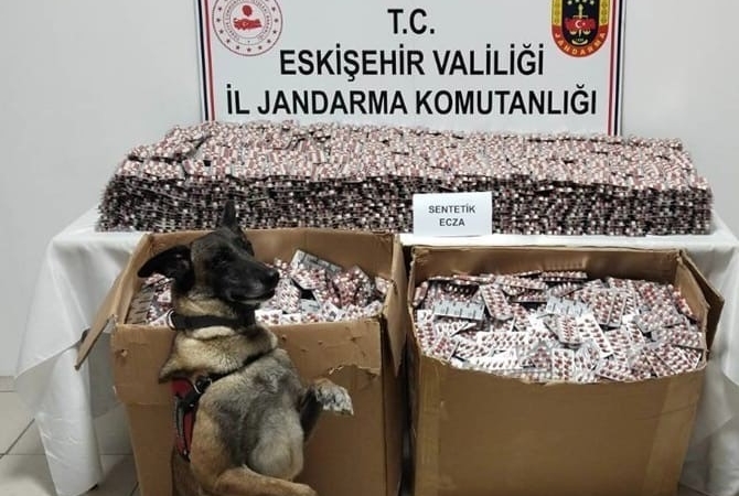 Eskişehir’de 84 bin 227 sentetik ecza hapı ele geçirildi: 3 tutuklama