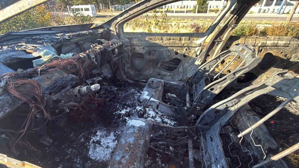 Çevre yolunda otomobil yangını: 3 kişi yaralandı
