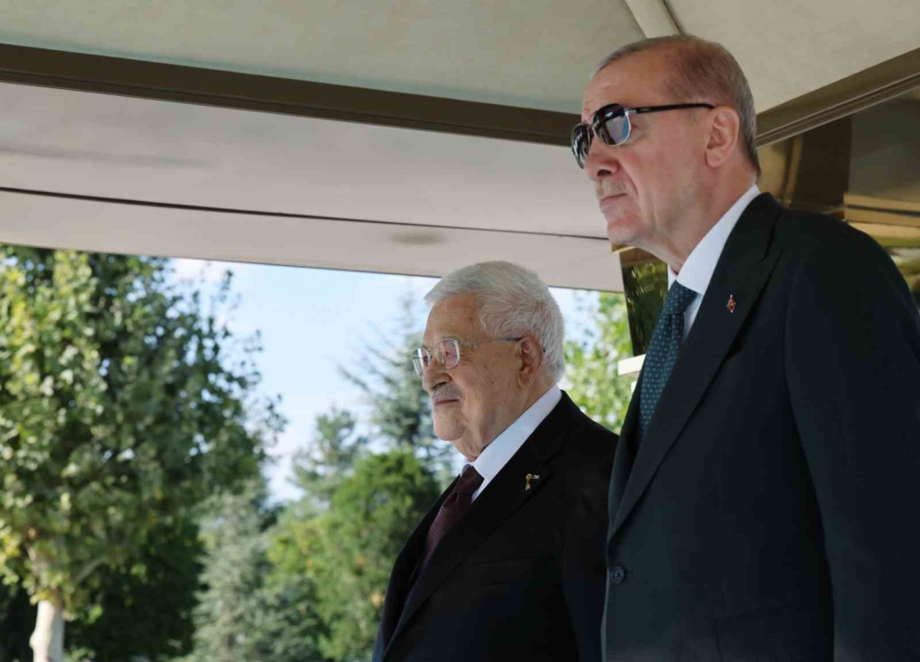 Cumhurbaşkanı Erdoğan, Filistin Devlet Başkanı Abbas’ı törenle karşıladı