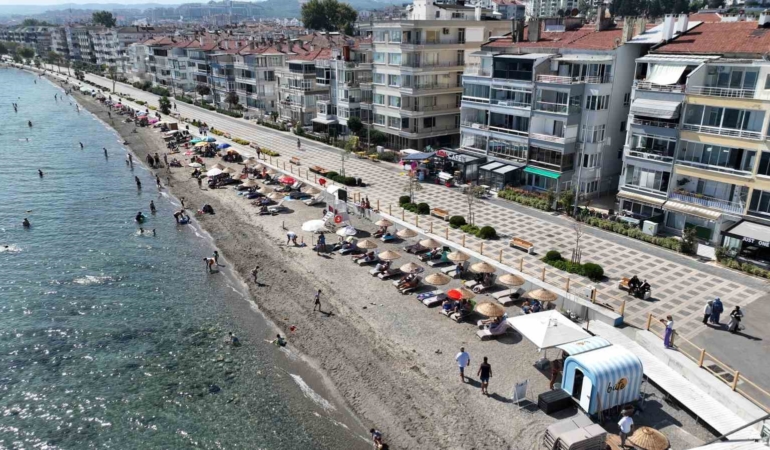 Mudanya plajları hafta sonu tatilcilerin akınına uğradı