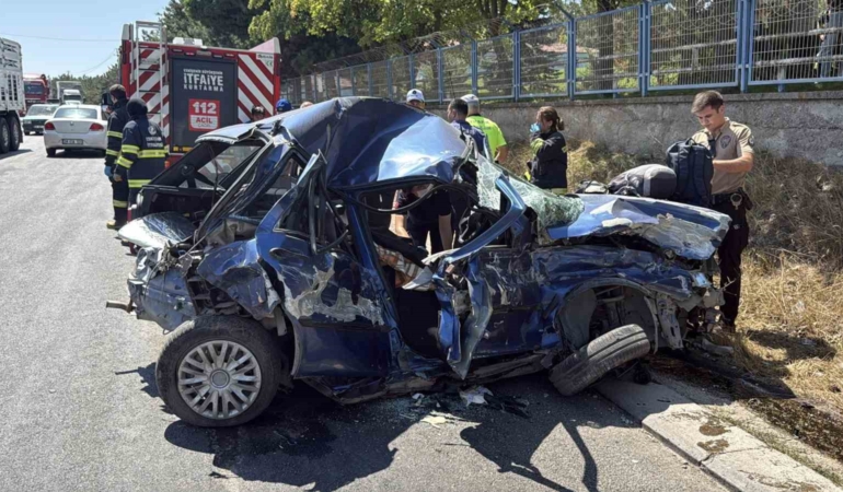 Eskişehir’de 3 aracın karıştığı kazada 1 ölü, 1 ağır yaralı
