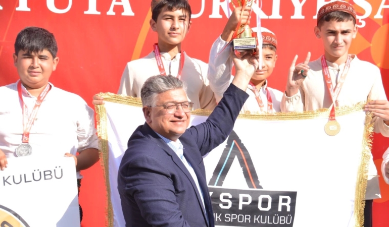 Rektör Kızıltoprak: Geleneksel Türk okçuluğu medeniyet mirasıdır