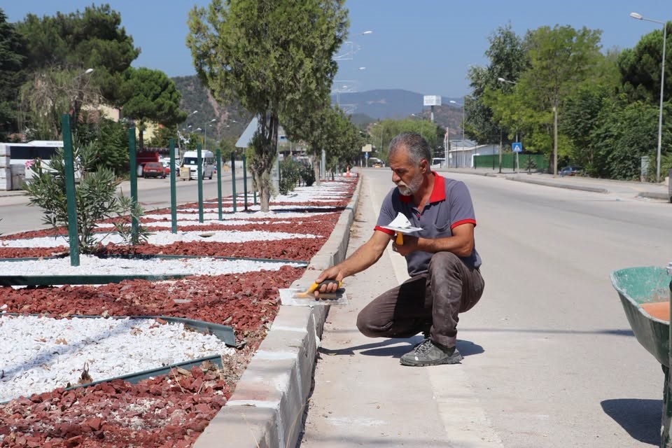 Osmaneli’ni güzelleştirme çalışmaları sürüyor