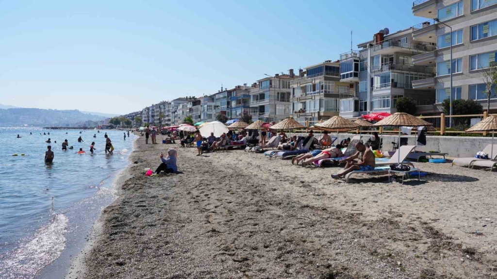 Mudanya’da plajlar ful çekiyor