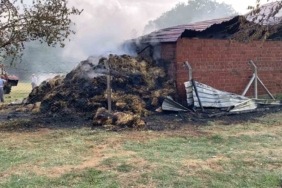 Bursa’da samanlık alevlere teslim oldu