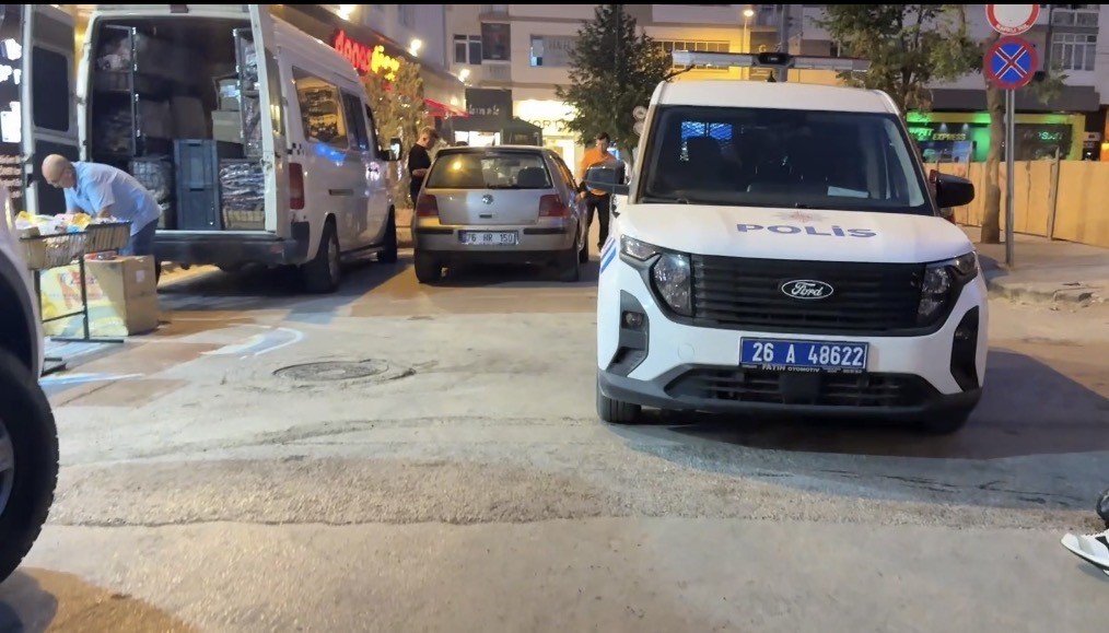 Eskişehir’de polisten kaçan şüpheli aracın aynasını kırıp kayıplara karıştı