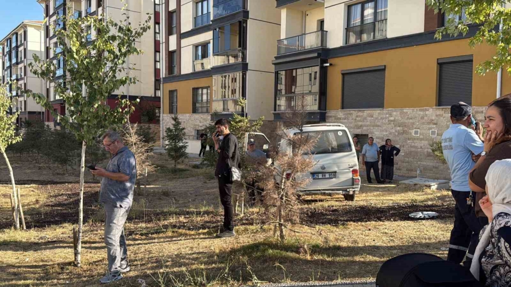 Otomobil ile minibüs çarpıştı: 8 yaralı