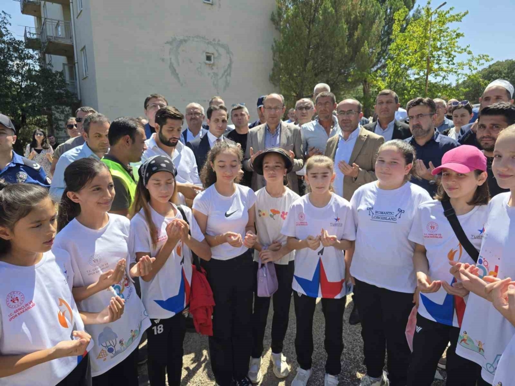 Orhaneli’de yarı olimpik yüzme havuzu temeli atıldı