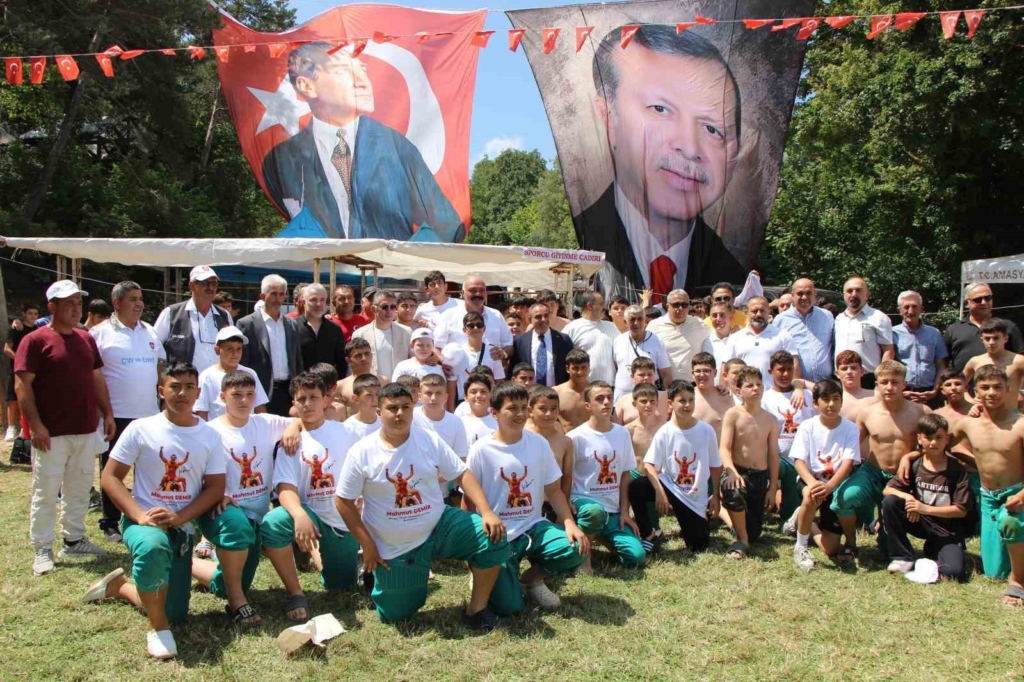 Kispetteki yazıyı gören şaştı: Pehlivan Recep Tayyip Erdoğan