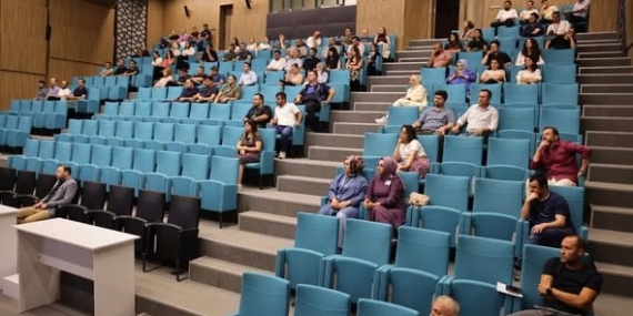 Kütahya Belediyesi personeline yapay zeka kullanımı eğitimi