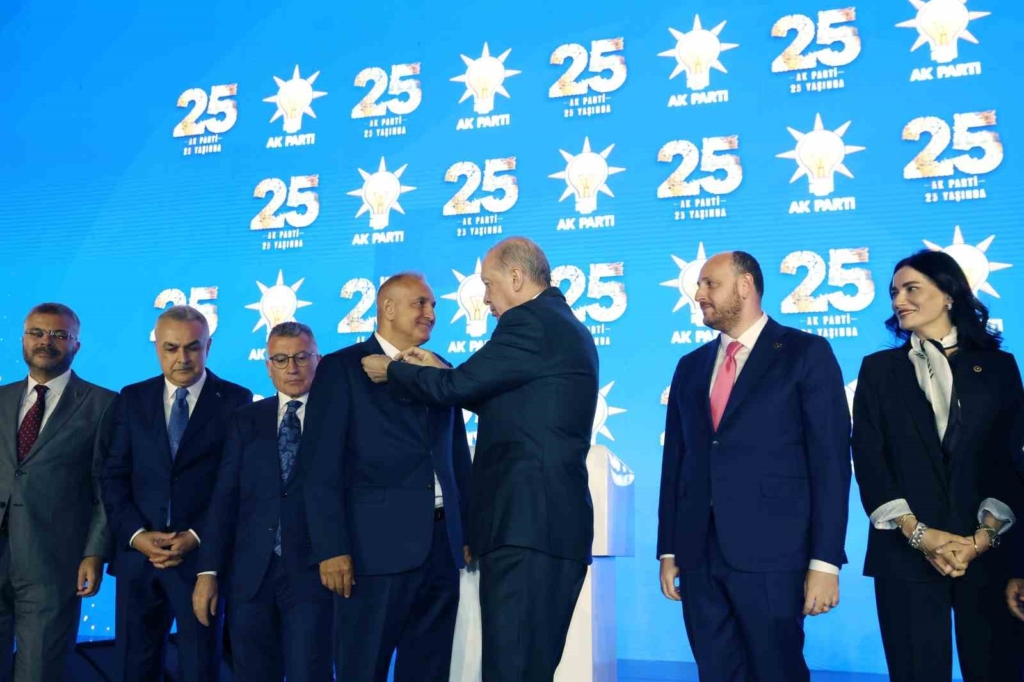 Cumhurbaşkanı Erdoğan: "Allah ömür ve sağlık verirse daha nice yıllar Türkiye’ye hizmet mücadelesi içinde olacağım"