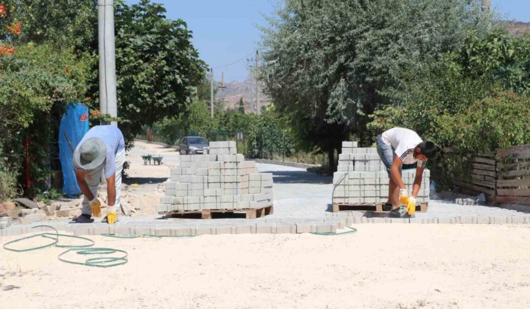 Osmaneli’nde yol, altyapı ve çevre düzenleme çalışmaları sürüyor