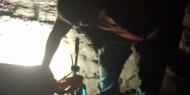 Engelli aracı ile kaza yapan vatandaşın yardımına vatandaşlar koştu