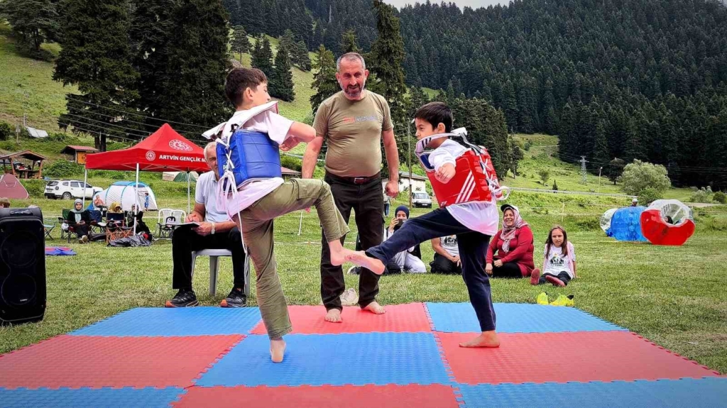 2 Bin rakımlı Sahara Milli Parkı’nda aileler doğayla buluştu