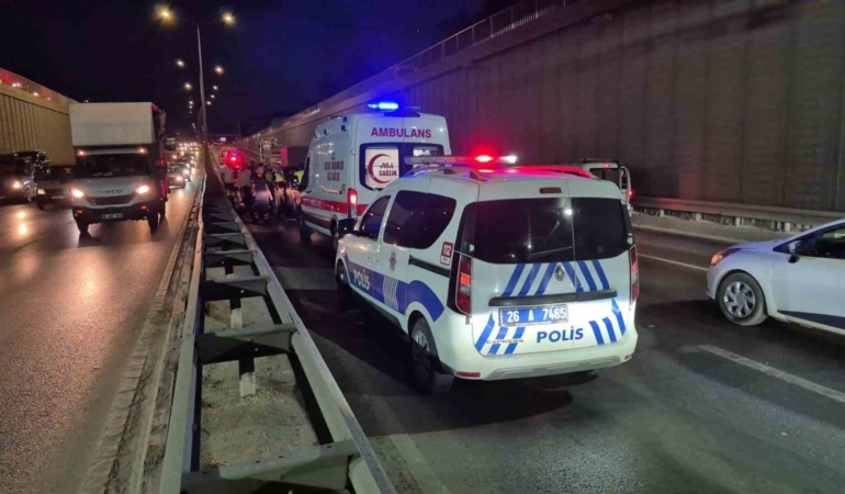 Eskişehir’de 4 aracın karıştığı zincirleme kazada 5 yaralı