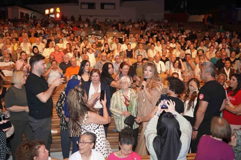 Aslı Hünel’den Bursa’da müzik ziyafeti