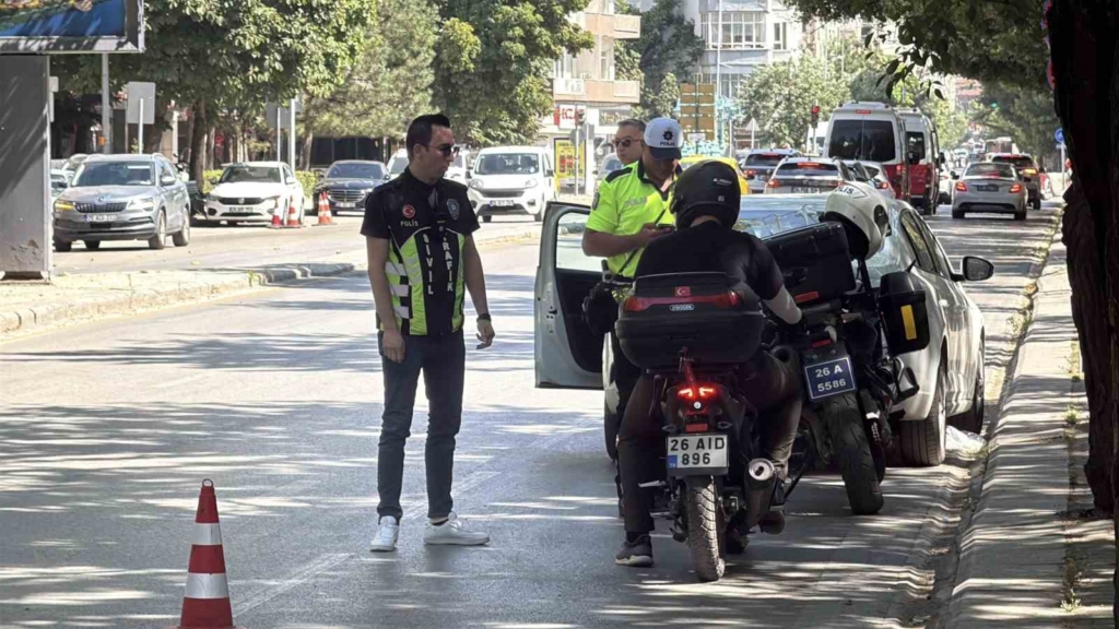 Eskişehir’de motosiklet denetimde 600 bin TL ceza kesildi