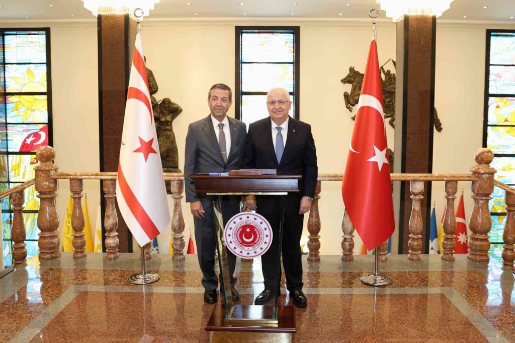 Bakan Güler, KKTC Dışişleri Bakanı Ertuğruloğlu ile bir araya geldi