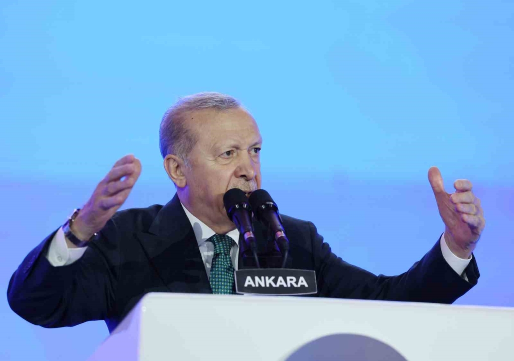 Cumhurbaşkanı Erdoğan: "Allah ömür ve sağlık verirse daha nice yıllar Türkiye’ye hizmet mücadelesi içinde olacağım"
