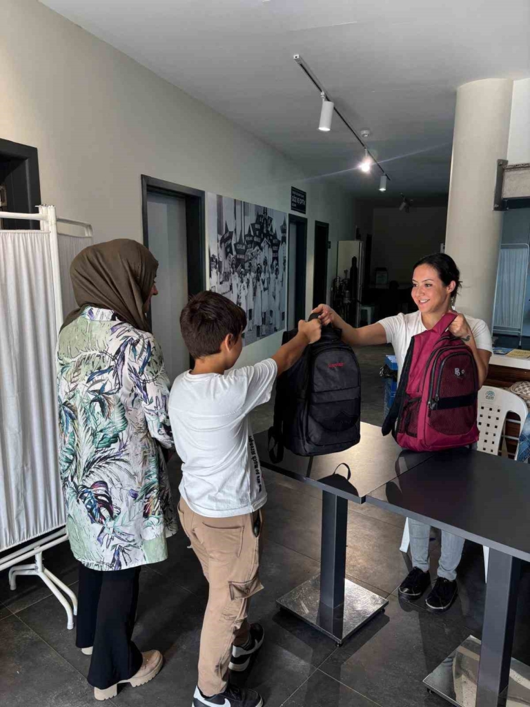 Nilüfer Belediyesi’nden kırtasiye desteği