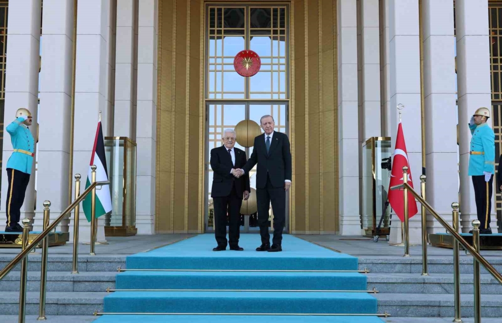 Cumhurbaşkanı Erdoğan, Filistin Devlet Başkanı Abbas’ı törenle karşıladı
