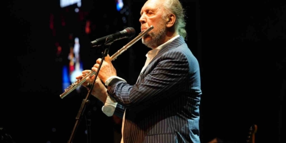 Açıkhava’da Fatih Erkoç’tan zamansız şarkılar