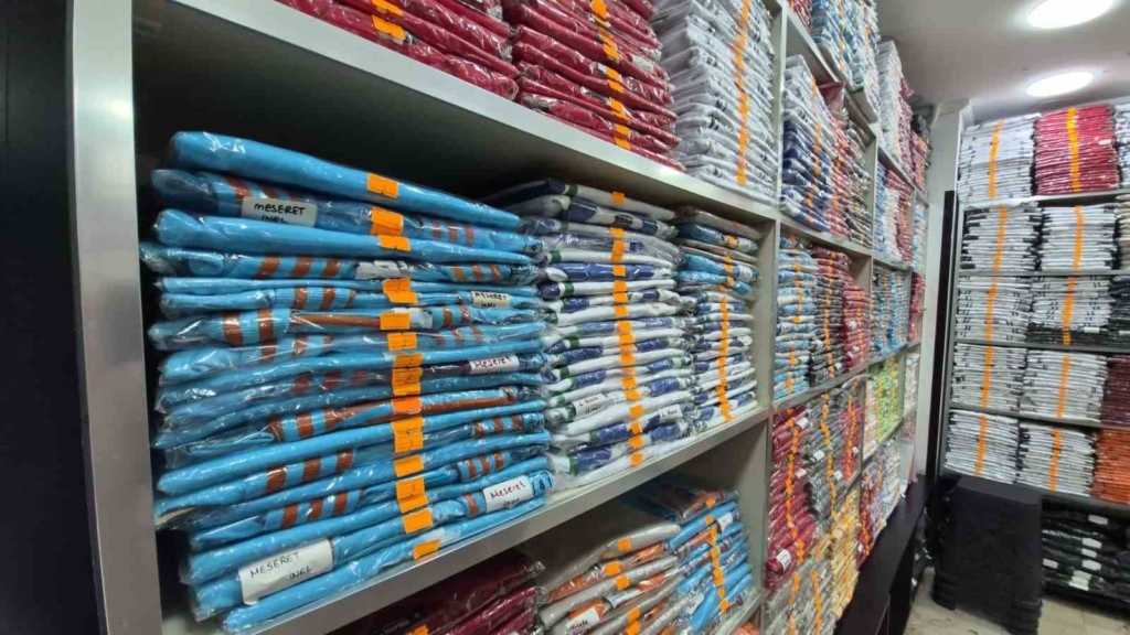 Okul kıyafetlerinde hareketlilik başladı: En uygun set 2 bin liradan başlıyor