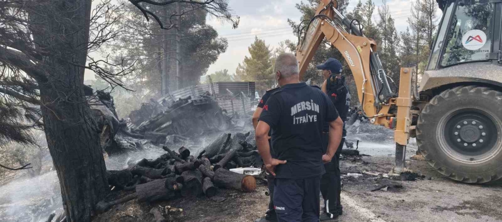 Mersin’de kaza sonrası araçlar alev aldı, yangın ormana sıçradı: 1 ölü, 2 yaralı