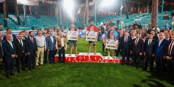Aba Güreşi Festivali’nde güreş ağası Türk Devletleri Teşkilatı Aksakallar Heyeti Başkanı Binali Yıldırım oldu