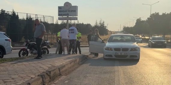 Otomobil ile motosiklet çarpıştı: 1 yaralı