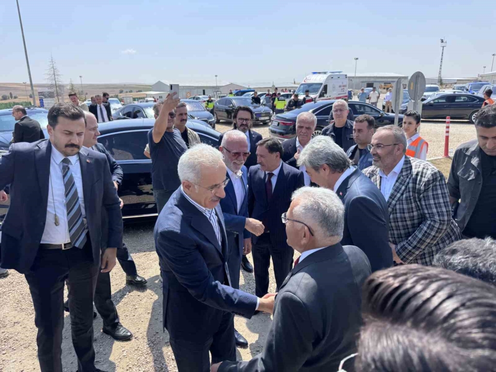 Bakan Uraloğlu: "Yerköy - Kayseri Yüksek Hızlı Tren Projesi’nde işin yarısını tamamladık"