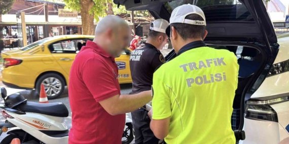 Plakasız motosikletiyle alkollü yakalanan sürücüye 71 bin lira ceza