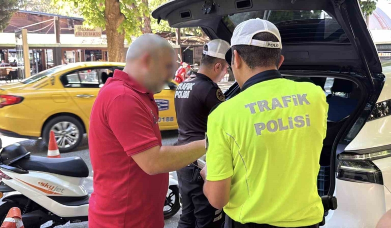 Eskişehir’de plakasız ve alkollü motosiklet sürücüsüne 71 bin lira ceza