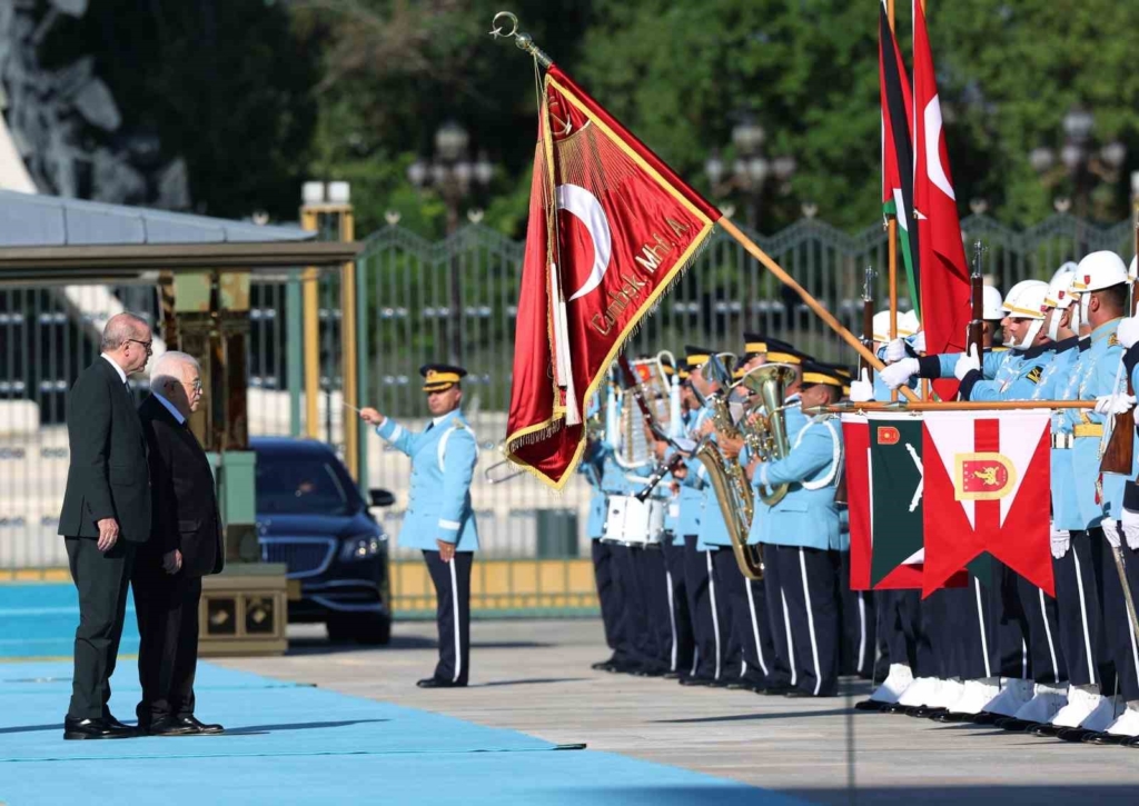 Cumhurbaşkanı Erdoğan, Filistin Devlet Başkanı Abbas’ı törenle karşıladı