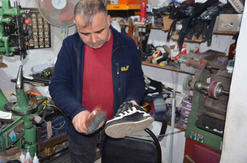 Babasından miras kalan mesleği 26 yıldır sürdürüyor