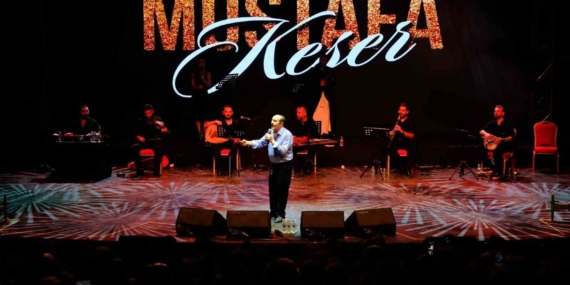 Mustafa Keser’den müzik ve kahkaha dolu gece