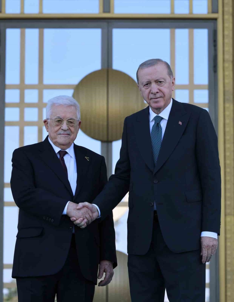 Cumhurbaşkanı Erdoğan, Filistin Devlet Başkanı Abbas’ı törenle karşıladı