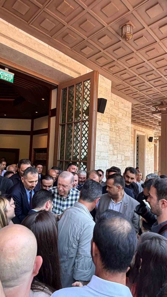 Cumhurbaşkanı Erdoğan, Marmaris’te vatandaşlarla buluştu
